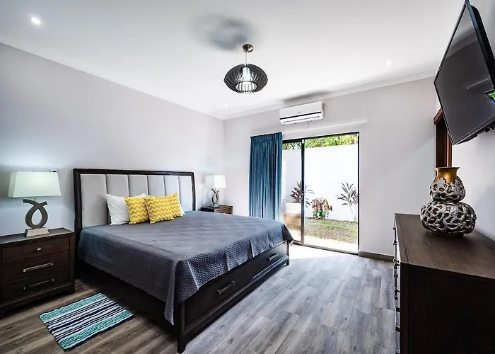 Private Pool Villa, 5min Walk To & Dining Villa