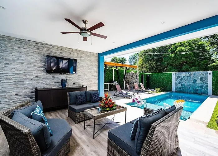 Private Pool Villa, 5min Walk To & Dining